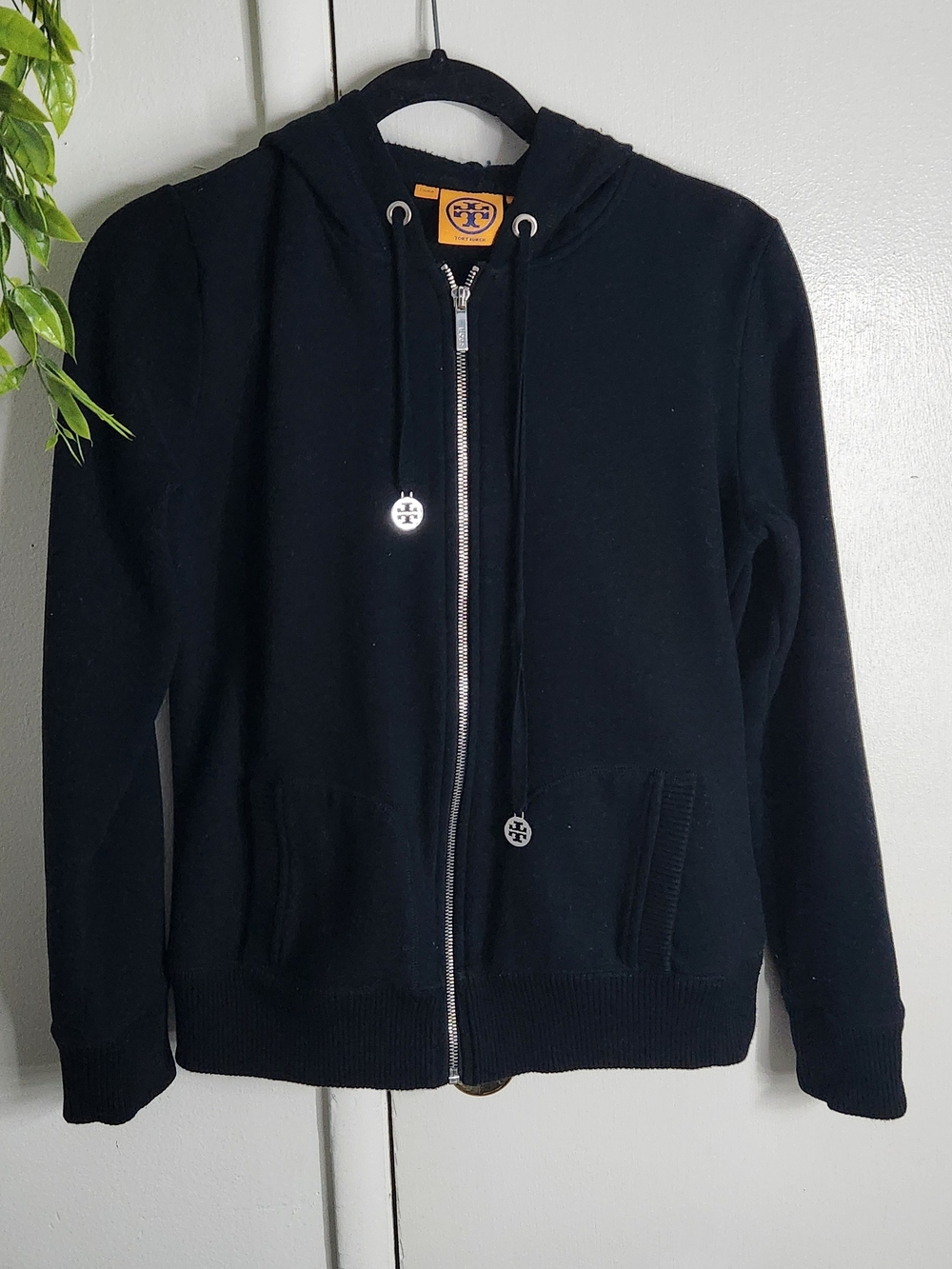 ✨ Tory Burch Designer Zip Hoodie – Iconic Logo Black Luxe Athleisure 💎🖤 ✨